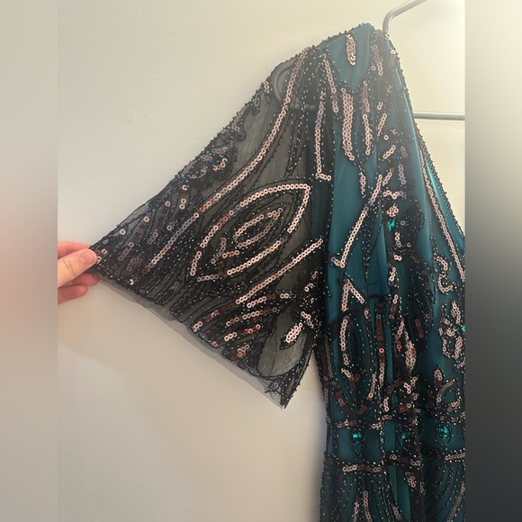 Elegant long dress gown - Picture 4 of 11